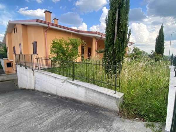 casa indipendente in vendita a Nerola in zona Acquaviva
