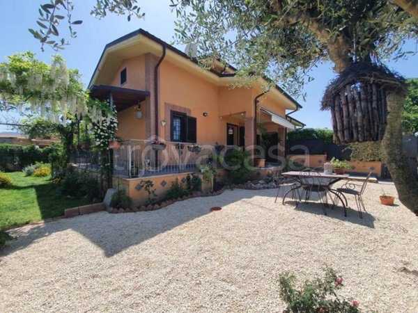 casa indipendente in vendita a Nerola