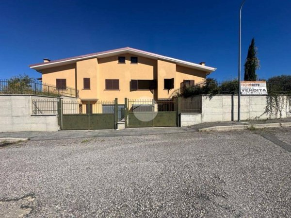 casa indipendente in vendita a Nerola in zona Acquaviva