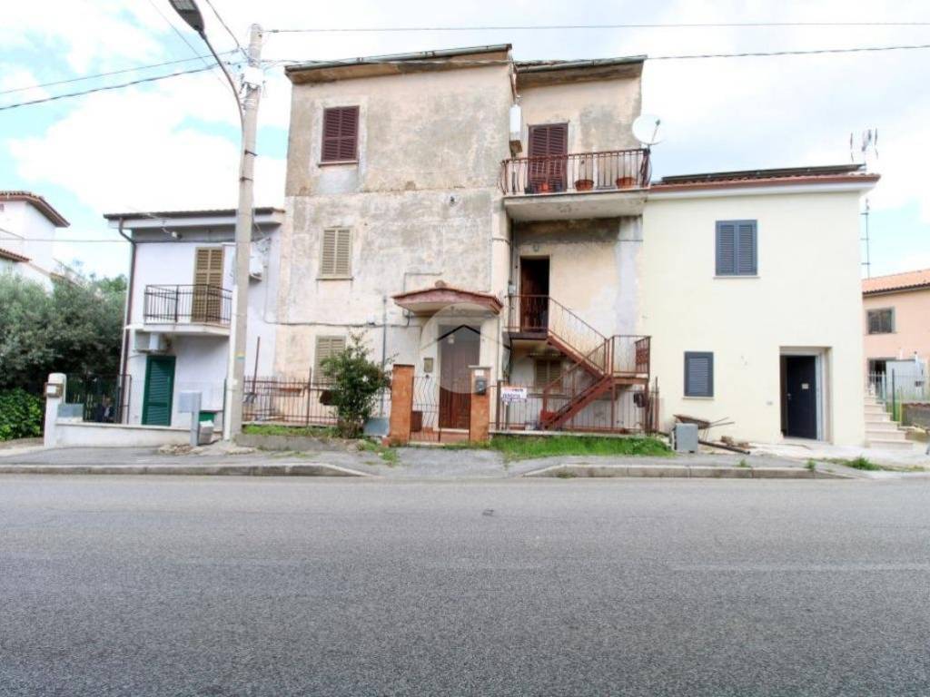 appartamento in vendita a Nerola in zona Acquaviva