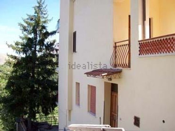 esavano in vendita a Nerola