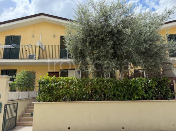 casa indipendente in vendita a Nerola in zona Acquaviva