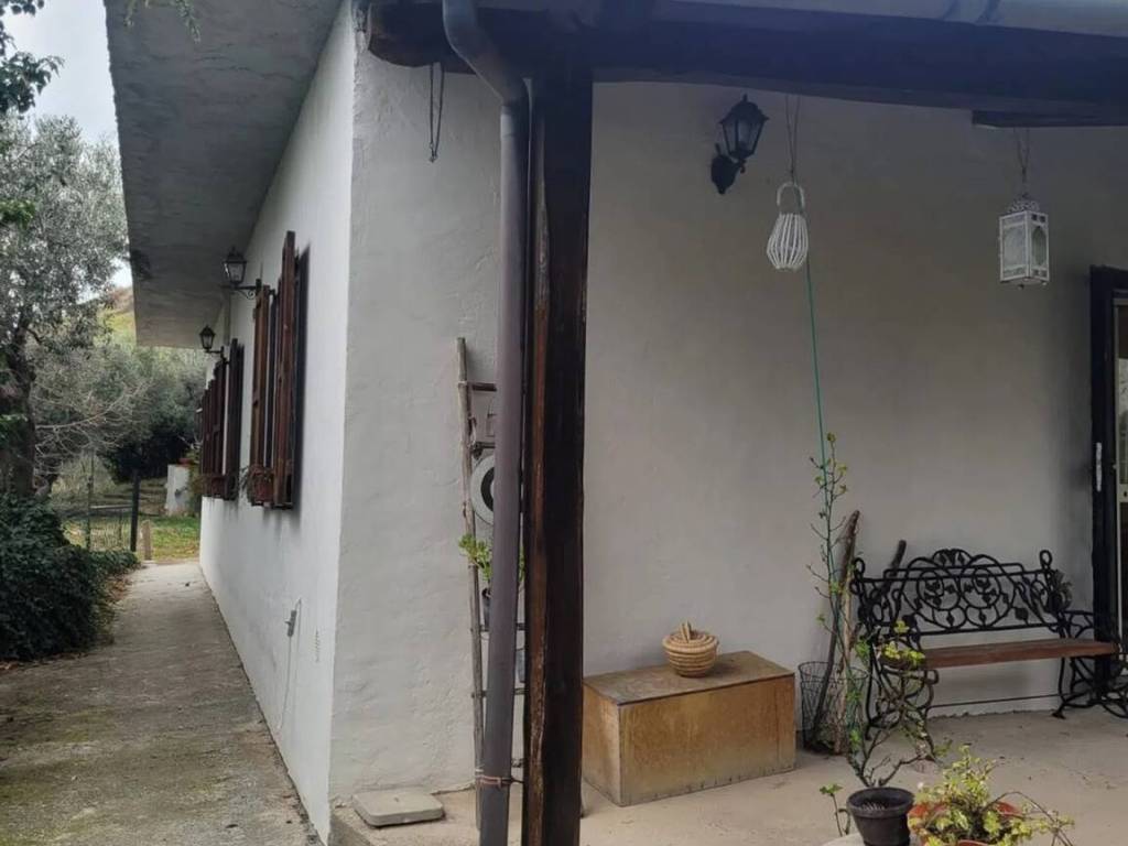 casa indipendente in vendita a Nerola