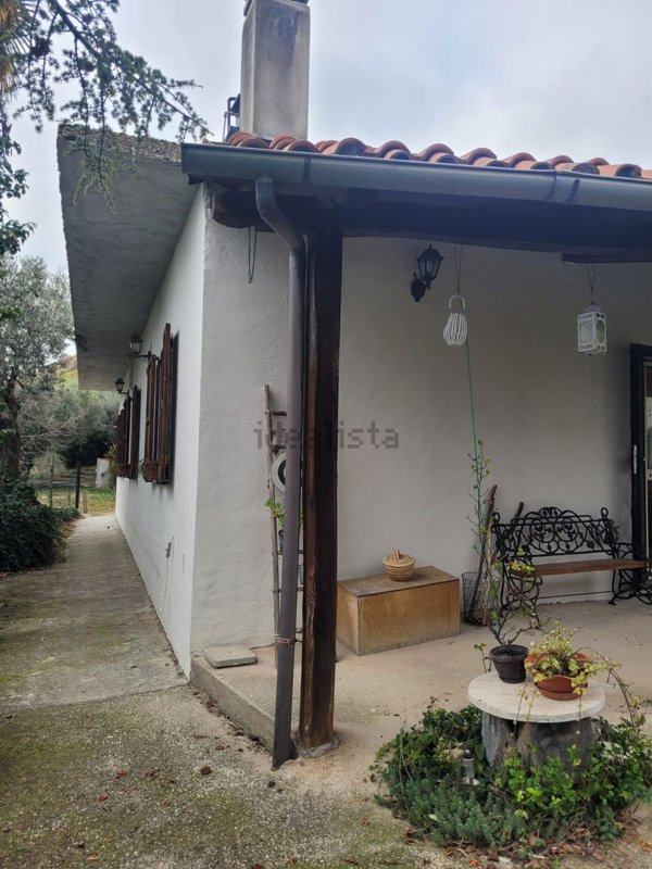 casa indipendente in vendita a Nerola