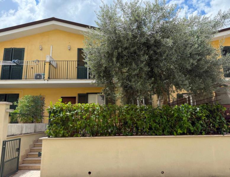 casa indipendente in vendita a Nerola in zona Acquaviva