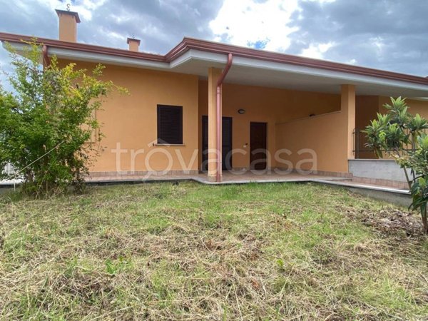 casa indipendente in vendita a Nerola in zona Acquaviva