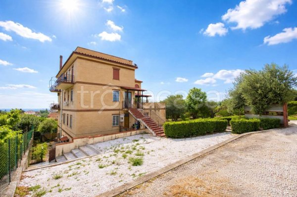 appartamento in vendita a Nerola in zona Acquaviva
