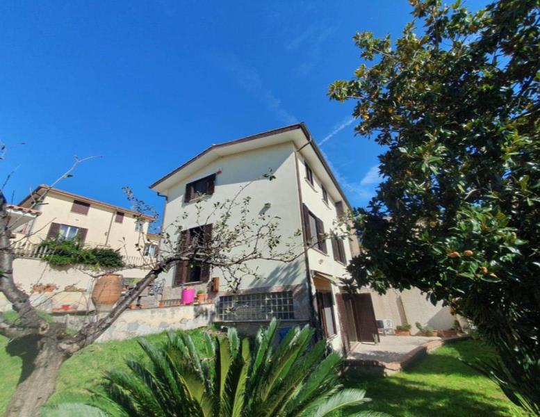 casa indipendente in vendita a Nerola in zona Acquaviva