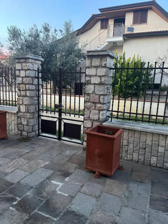 casa indipendente in vendita a Nerola in zona Acquaviva