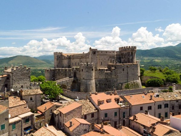 intera palazzina in vendita a Nerola