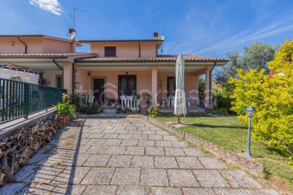 casa indipendente in vendita a Nerola in zona Acquaviva