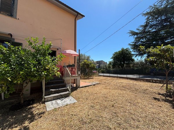 casa indipendente in vendita a Nerola in zona Acquaviva