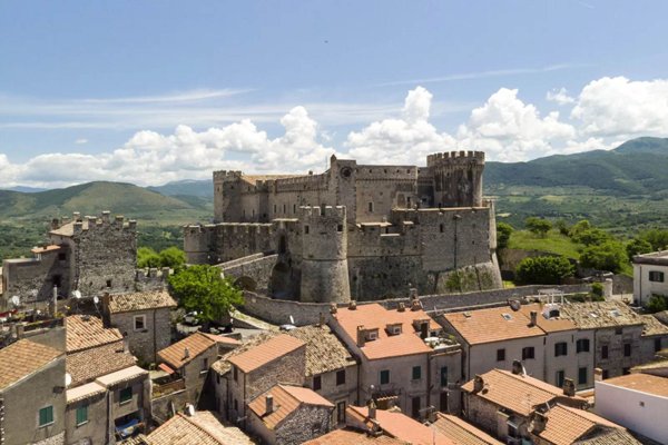 negozio in vendita a Nerola