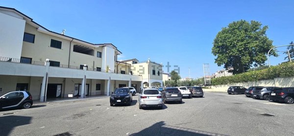 locale commerciale in vendita a Nerola in zona Acquaviva
