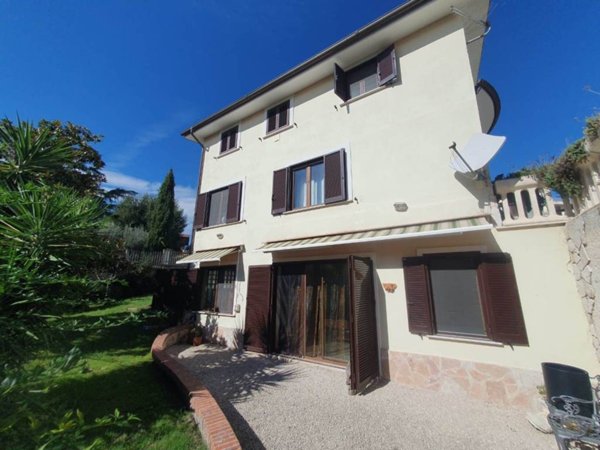 casa indipendente in vendita a Nerola in zona Acquaviva