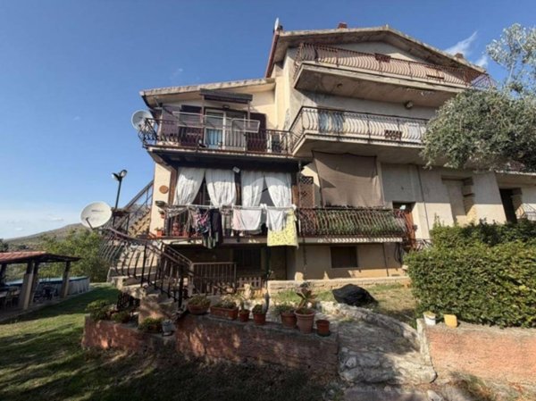 appartamento in vendita a Nerola in zona Acquaviva