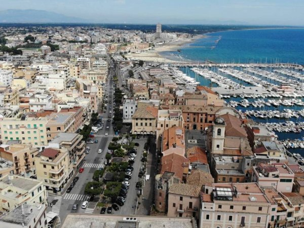 negozio in vendita a Nettuno