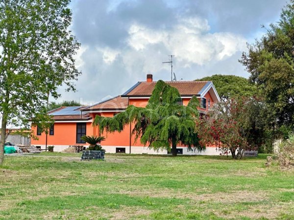 casa indipendente in vendita a Nettuno