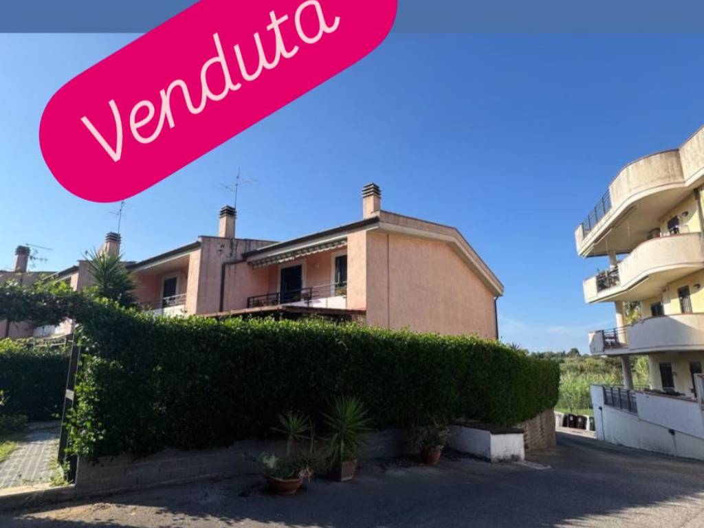 casa indipendente in vendita a Nettuno