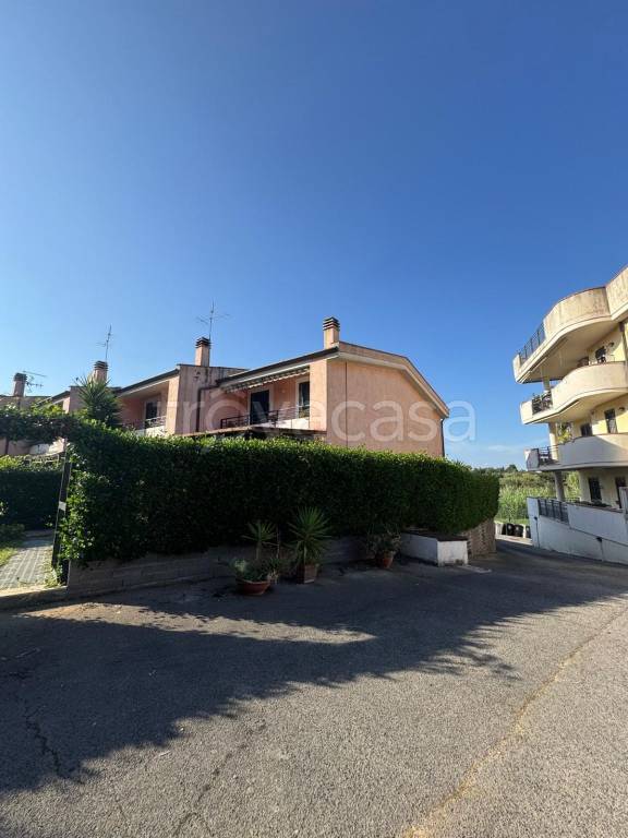 casa indipendente in vendita a Nettuno