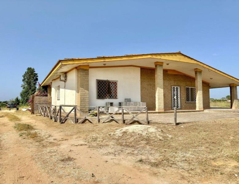 casa indipendente in vendita a Nettuno