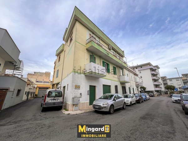 locale commerciale in vendita a Nettuno