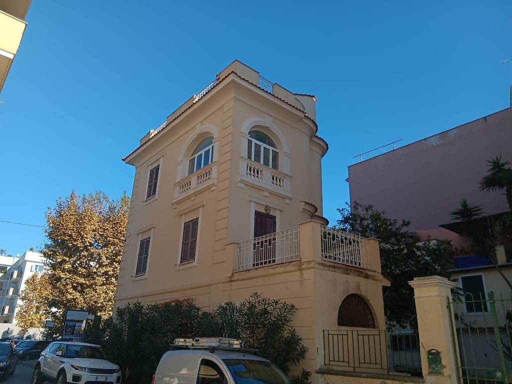 intera palazzina in vendita a Nettuno