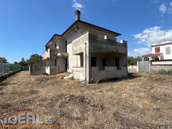 casa indipendente in vendita a Nettuno