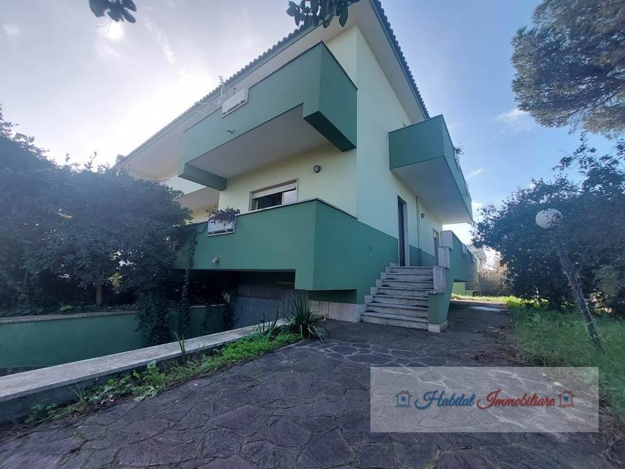 casa indipendente in vendita a Nettuno