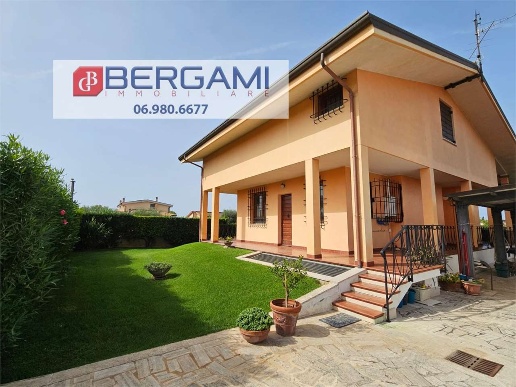 casa indipendente in vendita a Nettuno