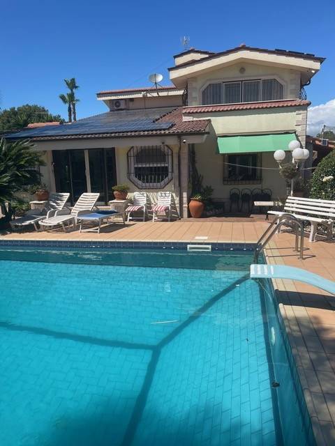 casa indipendente in vendita a Nettuno