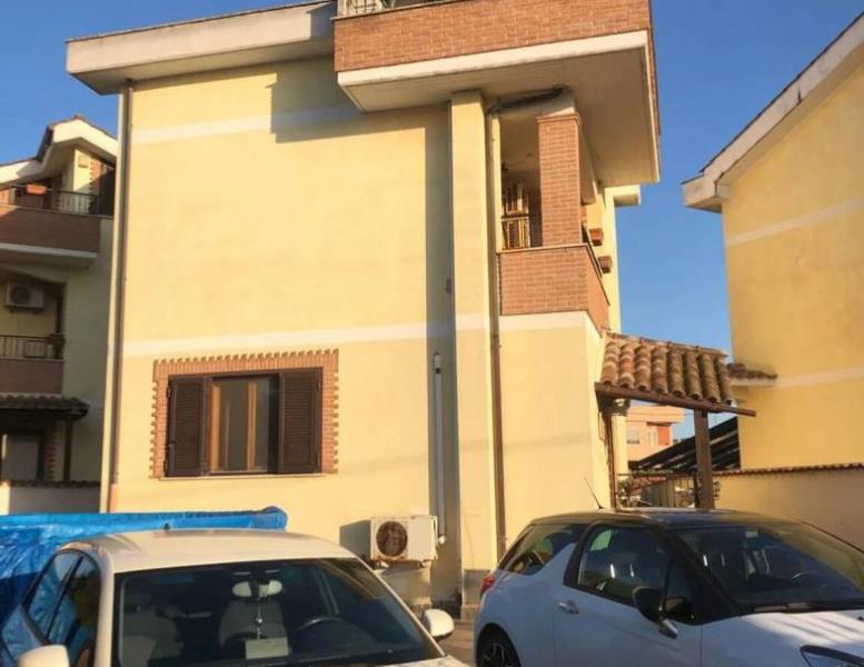 casa indipendente in vendita a Nettuno