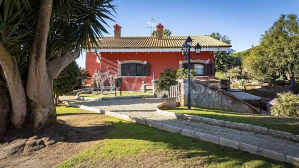 casa indipendente in vendita a Nettuno