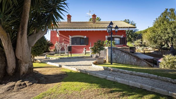 casa indipendente in vendita a Nettuno