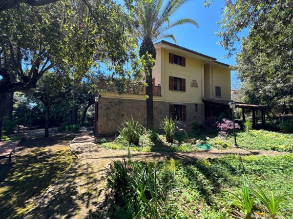 casa indipendente in vendita a Nettuno