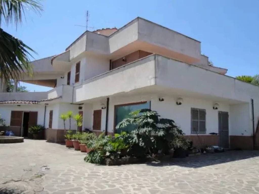 casa indipendente in vendita a Nettuno