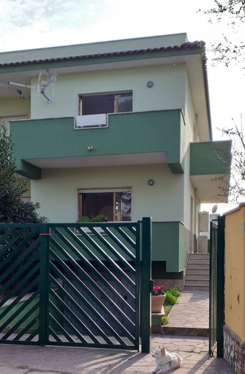 casa indipendente in vendita a Nettuno