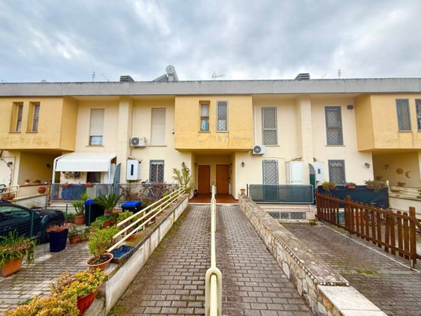 villa in vendita a Nettuno