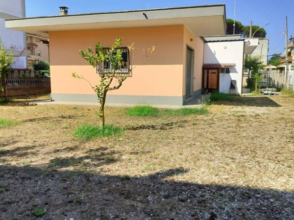 casa indipendente in vendita a Nettuno