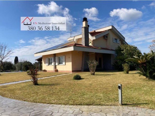 casa indipendente in vendita a Nettuno