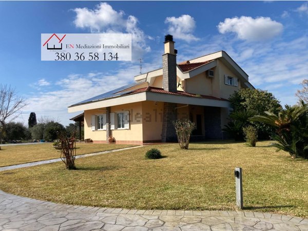 casa indipendente in vendita a Nettuno