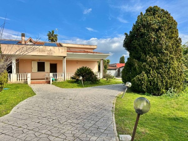 casa indipendente in vendita a Nettuno