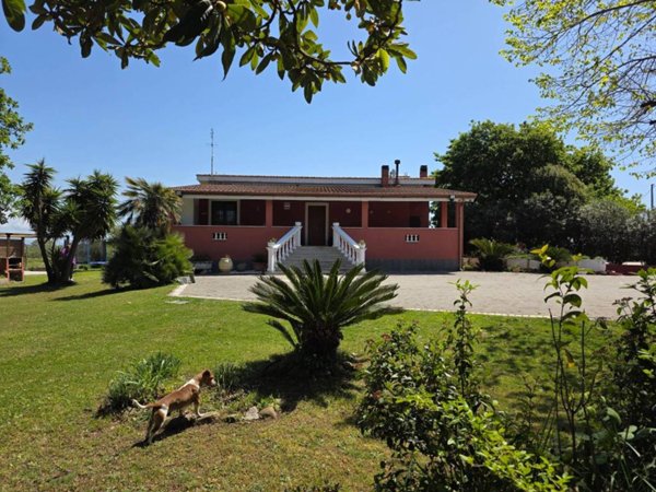 casa indipendente in vendita a Nettuno