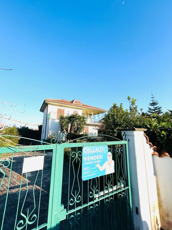 casa indipendente in vendita a Nettuno