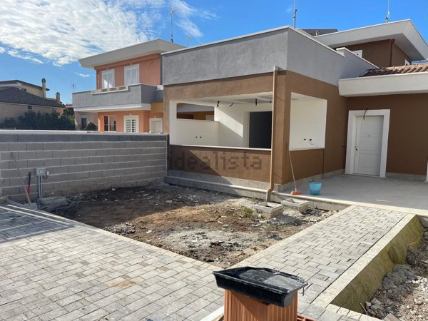 casa indipendente in vendita a Nettuno