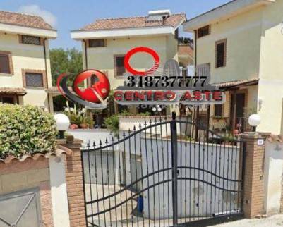 casa indipendente in vendita a Nettuno