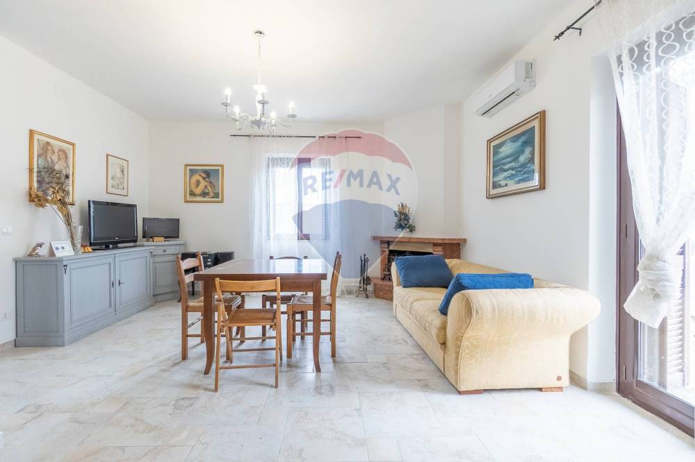 casa indipendente in vendita a Nettuno
