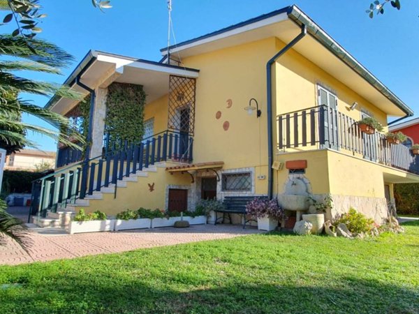casa indipendente in vendita a Nettuno