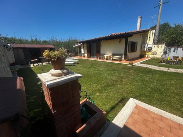 casa indipendente in vendita a Nettuno