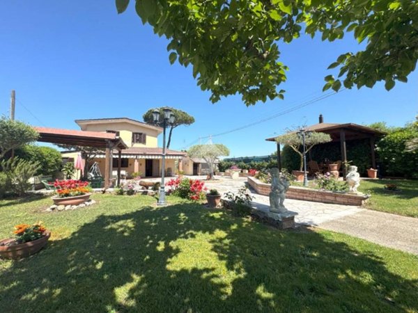 casa indipendente in vendita a Nettuno